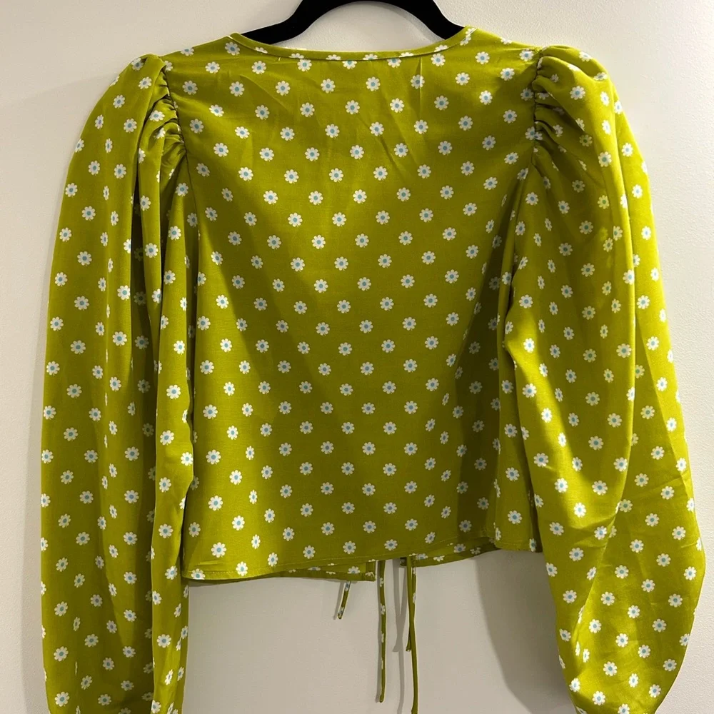 NWOT Levi’s Daisy Tie Blouse 💚🌼 - Picture 3 of 4
